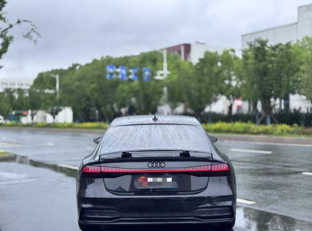 Audi A7 2022, 45 тифси-доксинг. - Huishida Trading
