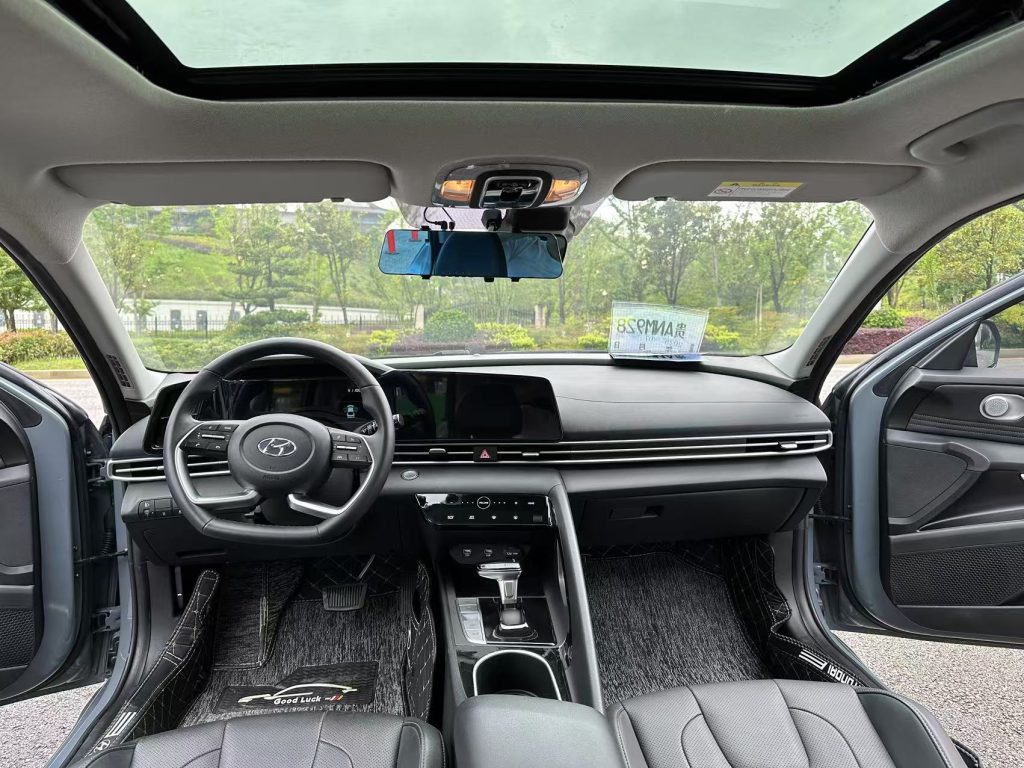 Hyundai Elantra 2021 1.5L CVT LUX Premium Edition National VI - Huishida Trading