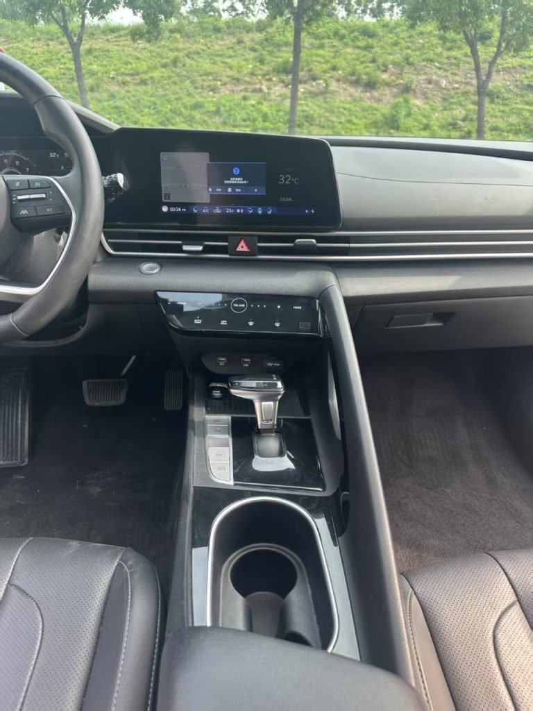 Hyundai Elantra 2021 1.5L CVT LUX Premium VI - Huishida Trading