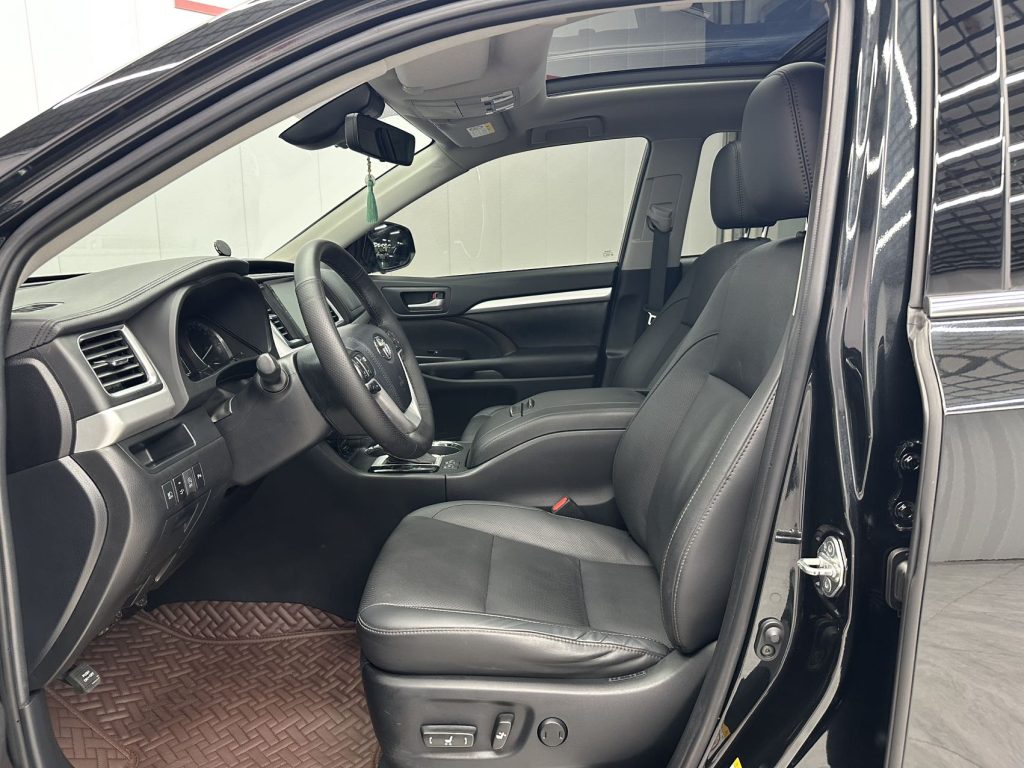 Toyota HIGHLANDER 2021 2.0T 4WD Deluxe 7-местный - Huishida Trading