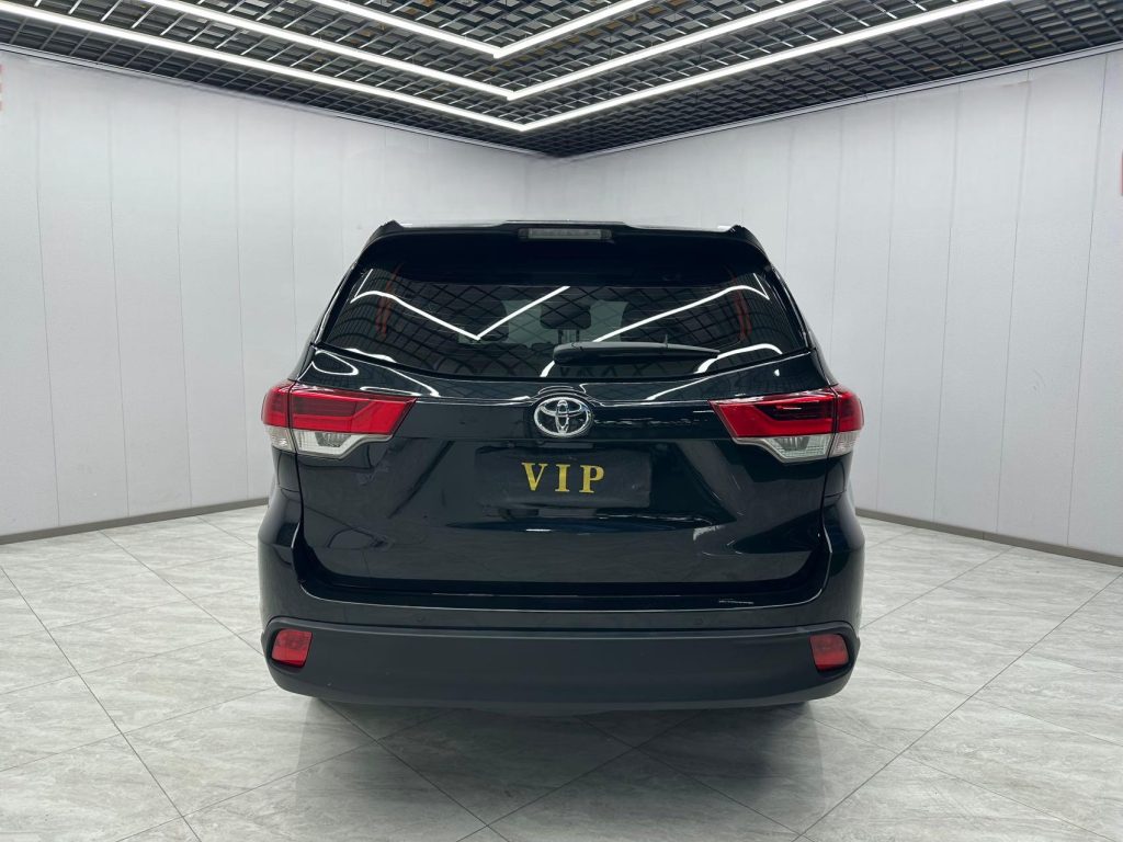 Toyota HIGHLANDER 2021 2.0T 4WD Deluxe 7-местный - Huishida Trading