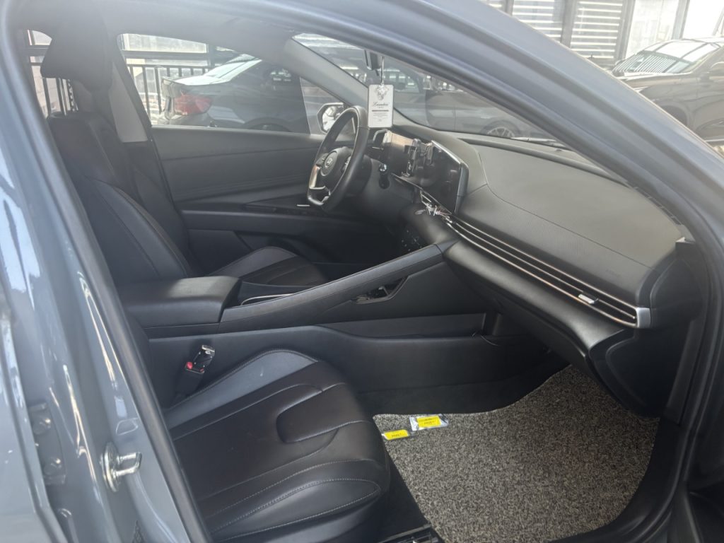 Hyundai Elantra 2021 1.5L CVT LUX Premium VI - Huishida Trading
