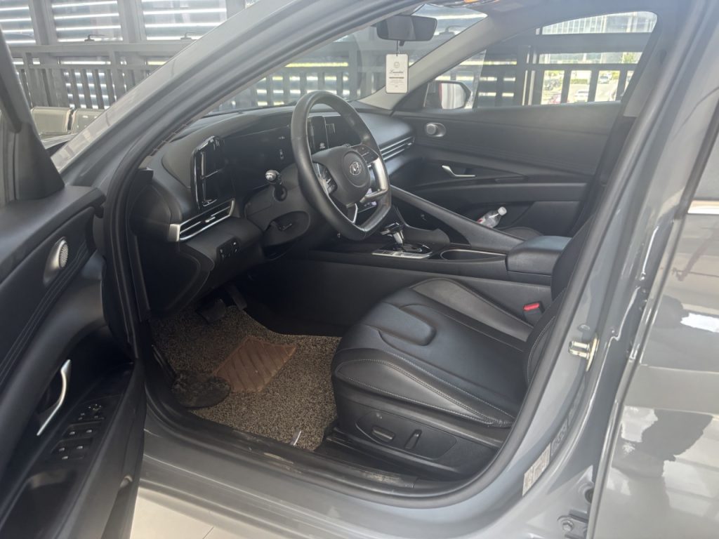 Hyundai Elantra 2021 1.5L CVT LUX Premium VI - Huishida Trading