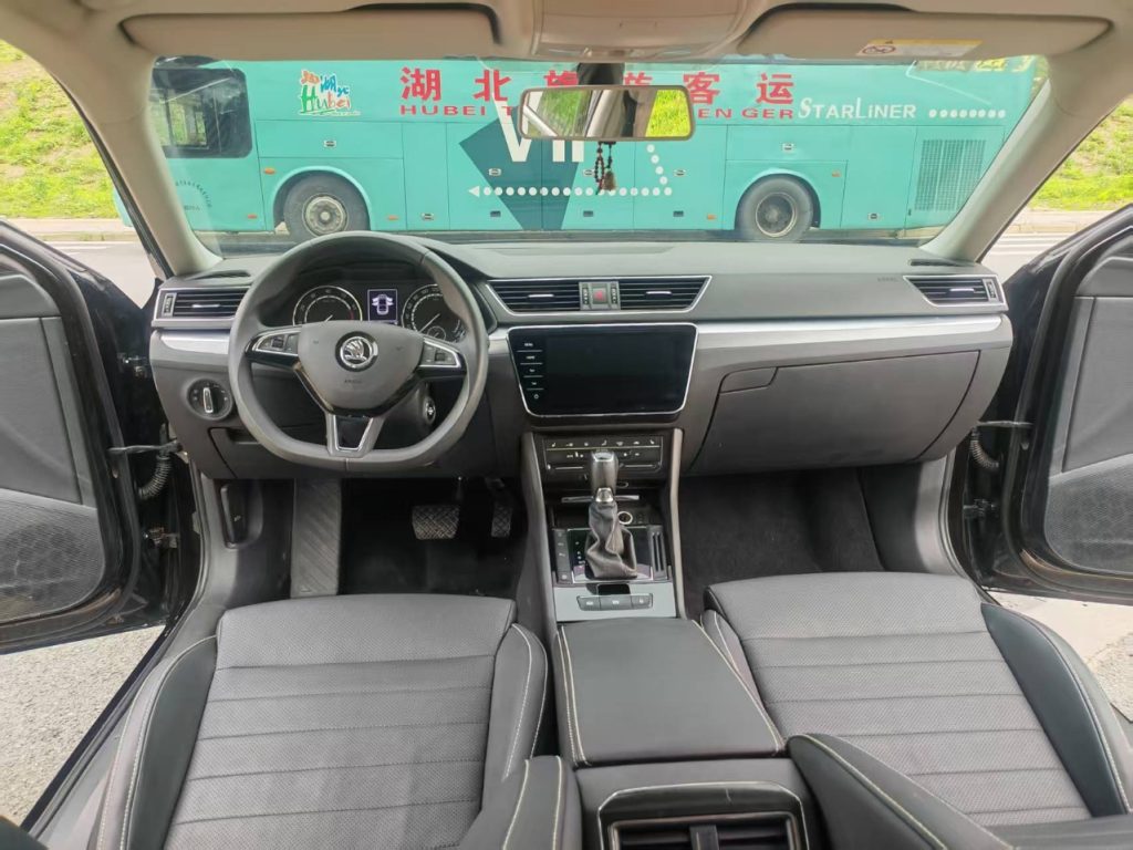 Skoda SUPERB 2019 Facelift Comfort Edition - Huishida Trading