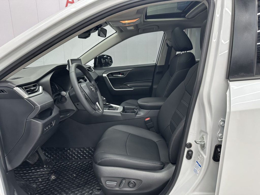 Toyota RAV4 2021 2.0L CVT 4WD Stylish PLUS Edition - Huishida Trading