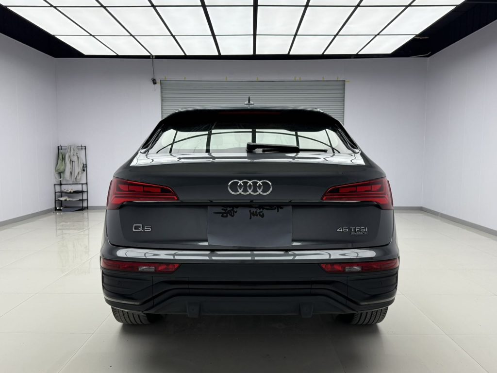 Audi Q5L Sportback 2022 45 TFSI PERFECTION - Huishida Trading