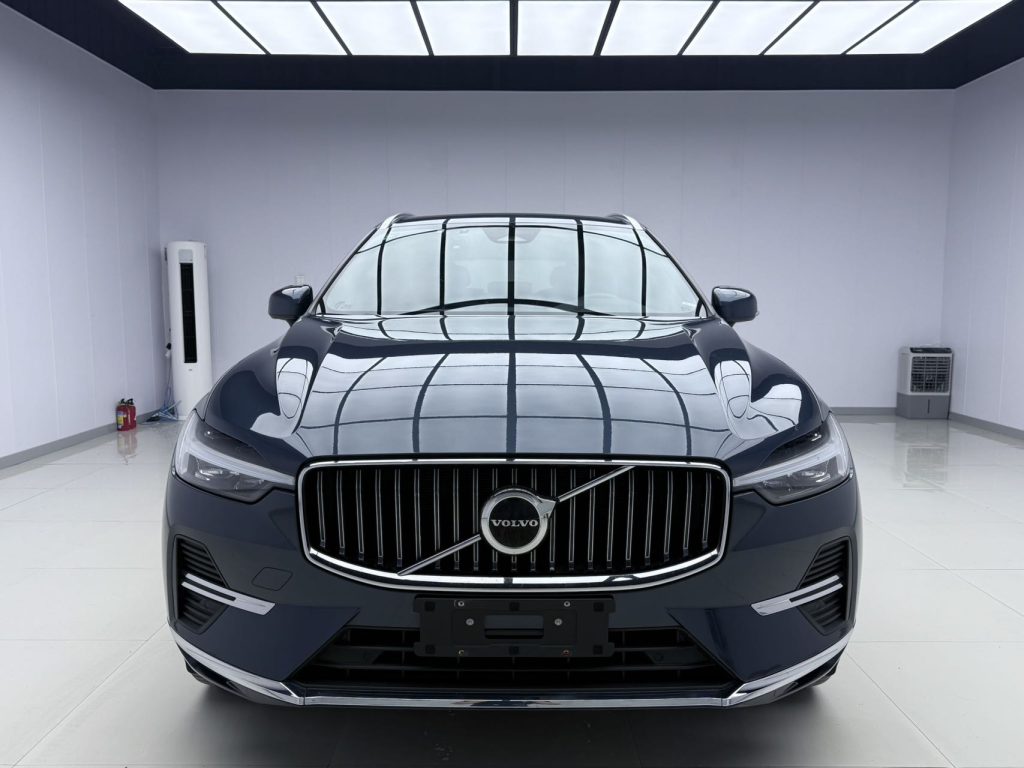 VOLVO XC60 2022 B5 4WD WISE LUXURY - Huishida Trading