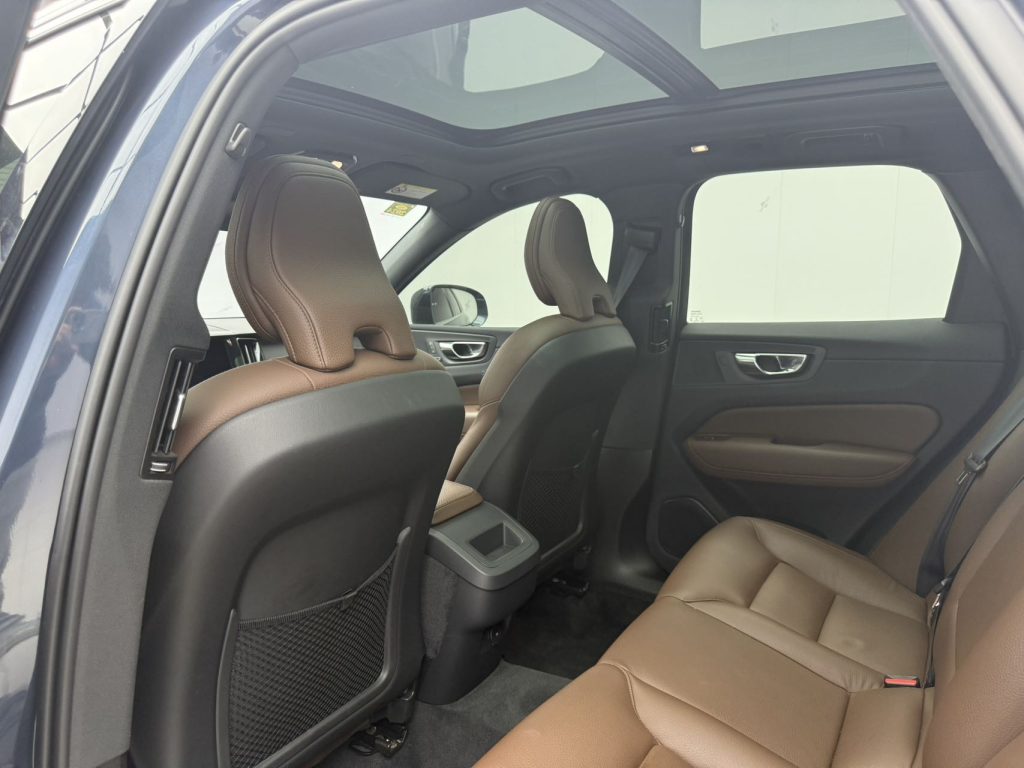 VOLVO XC60 2022 B5 4WD WISE LUXURY - Huishida Trading