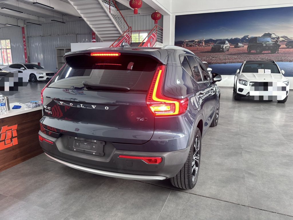 VOLVO XC40 2022 T4 4WD Zhiya Deluxe - Huishida Trading