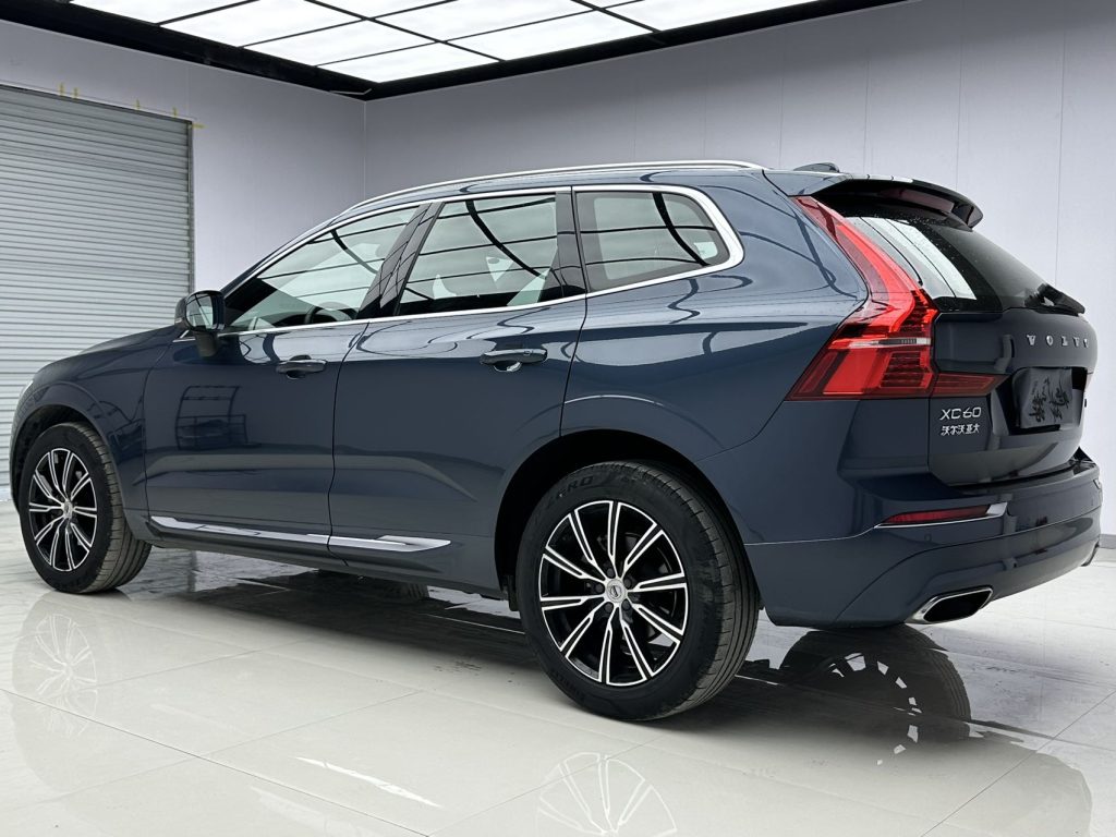 VOLVO XC60 2021 T5 4WD Zhiyuan Deluxe - Huishida Trading