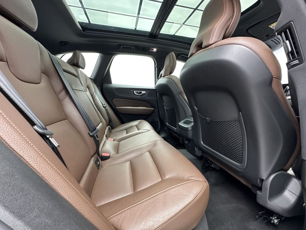VOLVO XC60 2021 T5 4WD Zhiyuan Deluxe - Huishida Trading