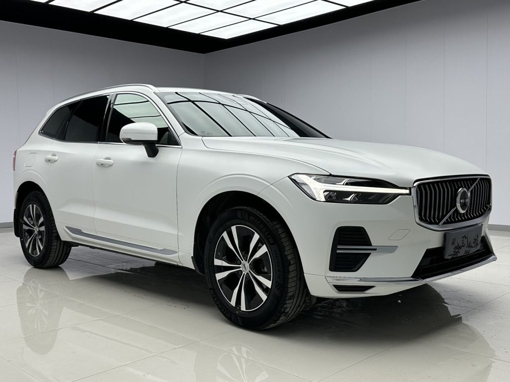 VOLVO XC60 2023 B5 4WD Zhiyi Deluxe - Huishida Trading