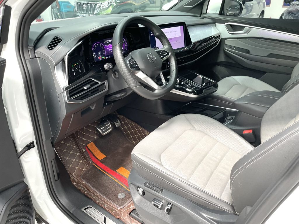 Volkswagen TALAGON 2022 380TSI 4WD R-Line Topland Edition 6-местный - Huishida Trading