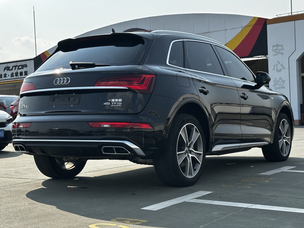 Audi Q5L 2022 45 Luxury Dynamic - Huishida Trading