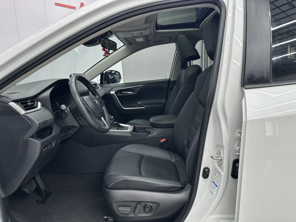 Toyota RAV4 RWD 2020 2.0L CVT 4WD Style PLUS Edition - Huishida Trading