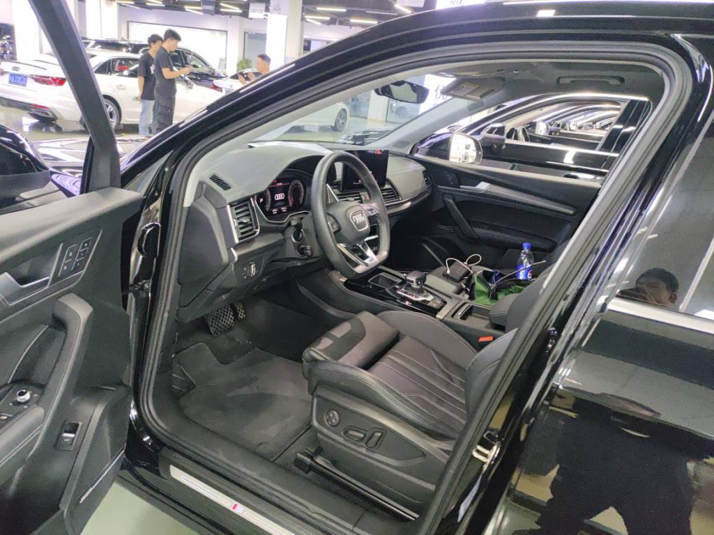 Audi Q5L 2021 45 TFSI Luxury Dynamic - Huishida Trading
