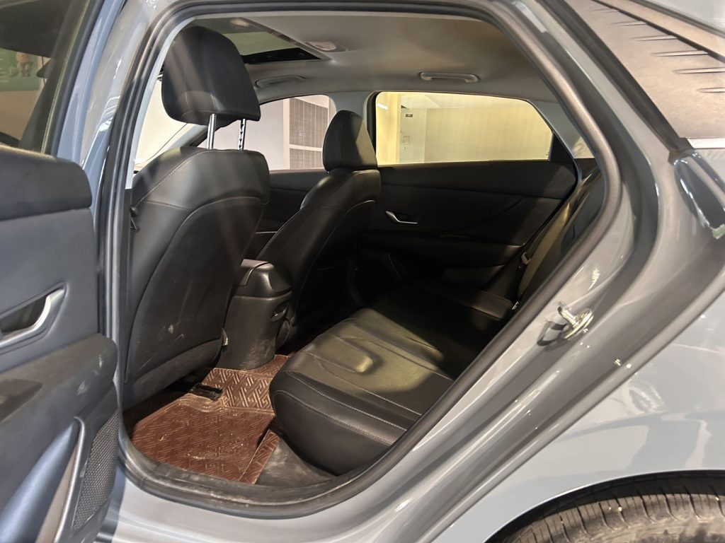 Hyundai Elantra 2021 1.5L CVT LUX Premium Edition - Huishida Trading