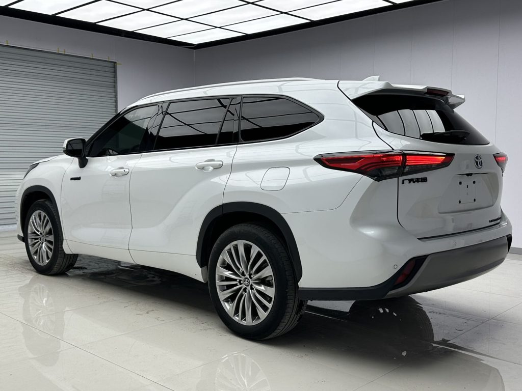 Toyota Highlander 2022 Twin Engine 2.5L 4WD Supreme Edition 7 Seats - Huishida Trading