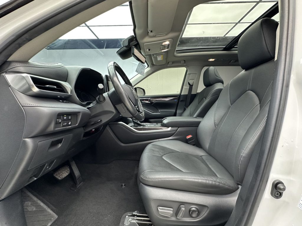 Toyota Highlander 2022 Twin Engine 2.5L 4WD Supreme Edition 7 Seats - Huishida Trading
