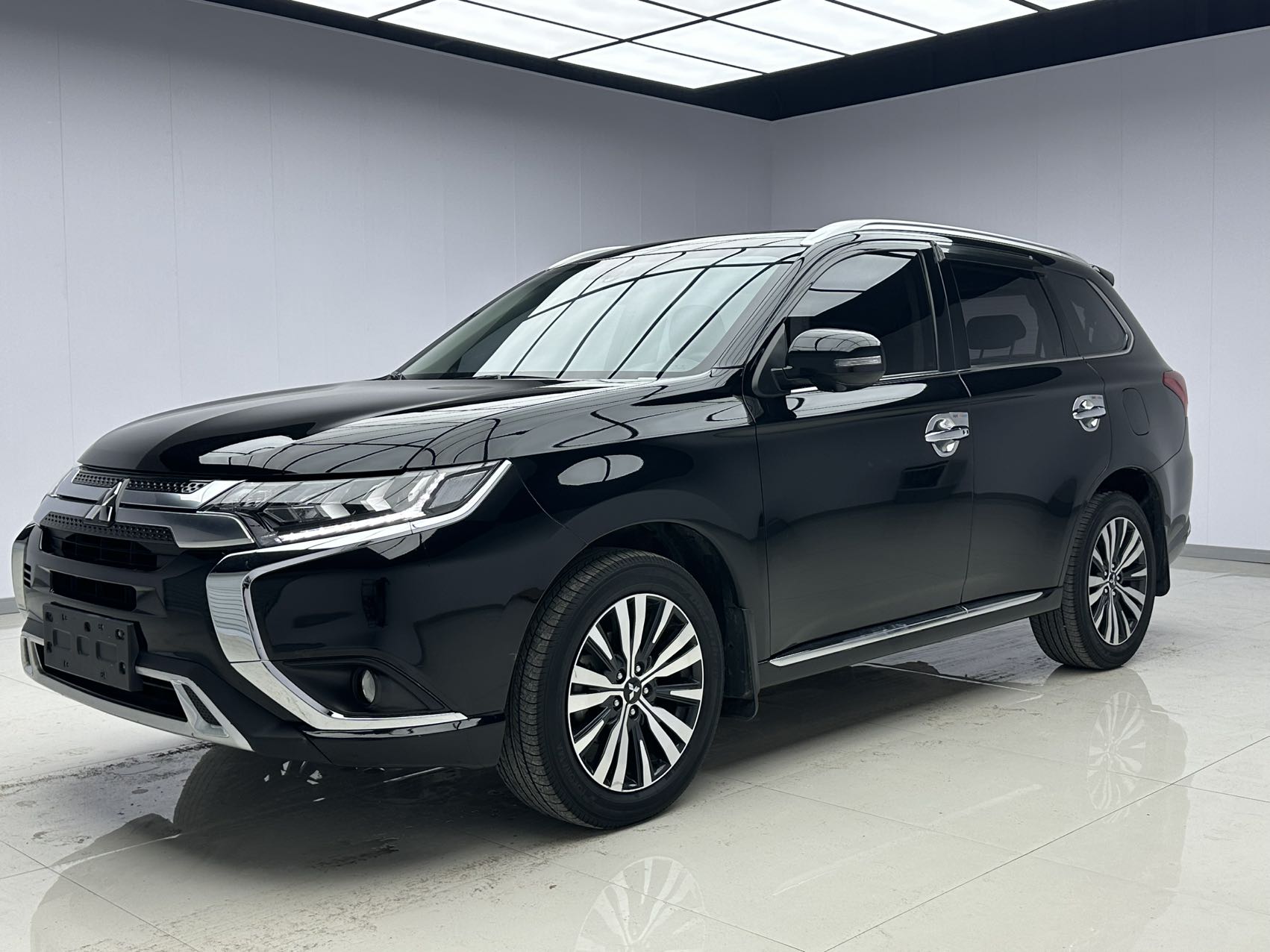 Mitsubishi Outlander 2021 2.4L 4WD Enjoy Edition 7-местный