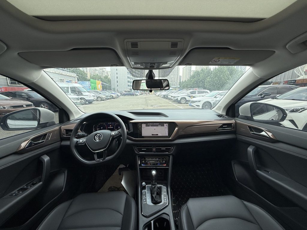 Volkswagen Tharu 2022 280TSI 2WD Deluxe - Huishida Trading