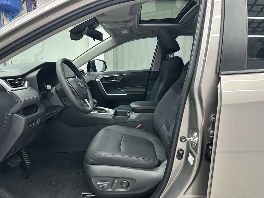 Toyota RAV4 2021 2.0L CVT 2WD Style PLUS Edition - Huishida Trading