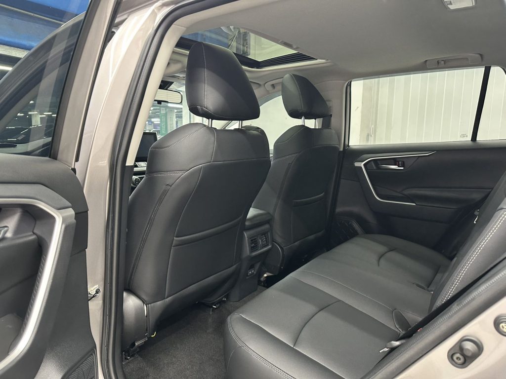 Toyota RAV4 2021 2.0L CVT 2WD Style PLUS Edition - Huishida Trading