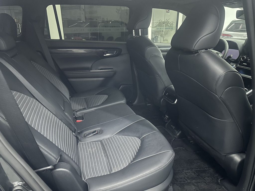Crown KLUGER 2022 2.5 4WD Premium - Huishida Trading