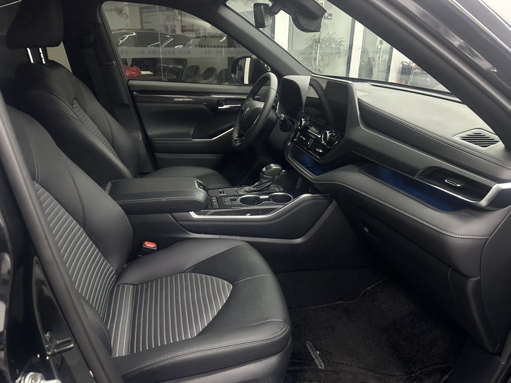 Crown KLUGER 2022 2.5 4WD Premium - Huishida Trading