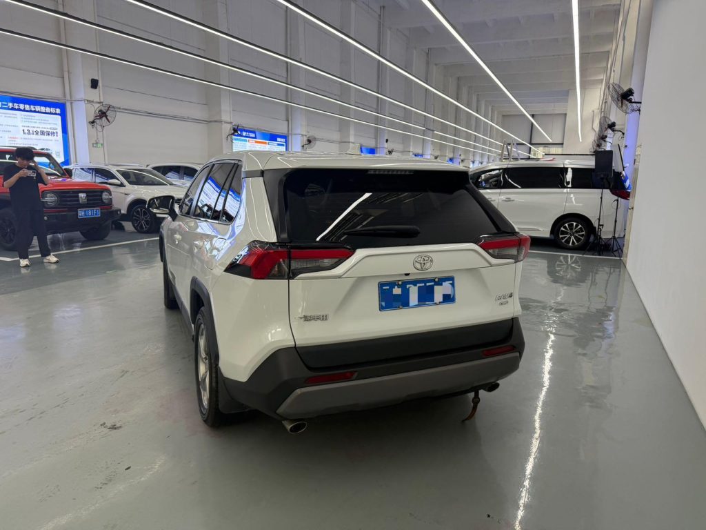 Toyota RAV4 2021 2.0L CVT четырёхцилиндровая версия PLUS - Huishida Trading