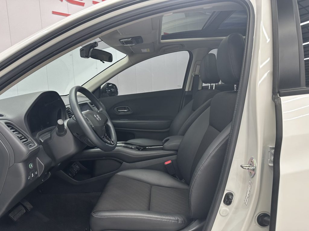 Honda VEZEL 2022 1.5L CVT Phantom Night - Pioneer Edition - Huishida Trading