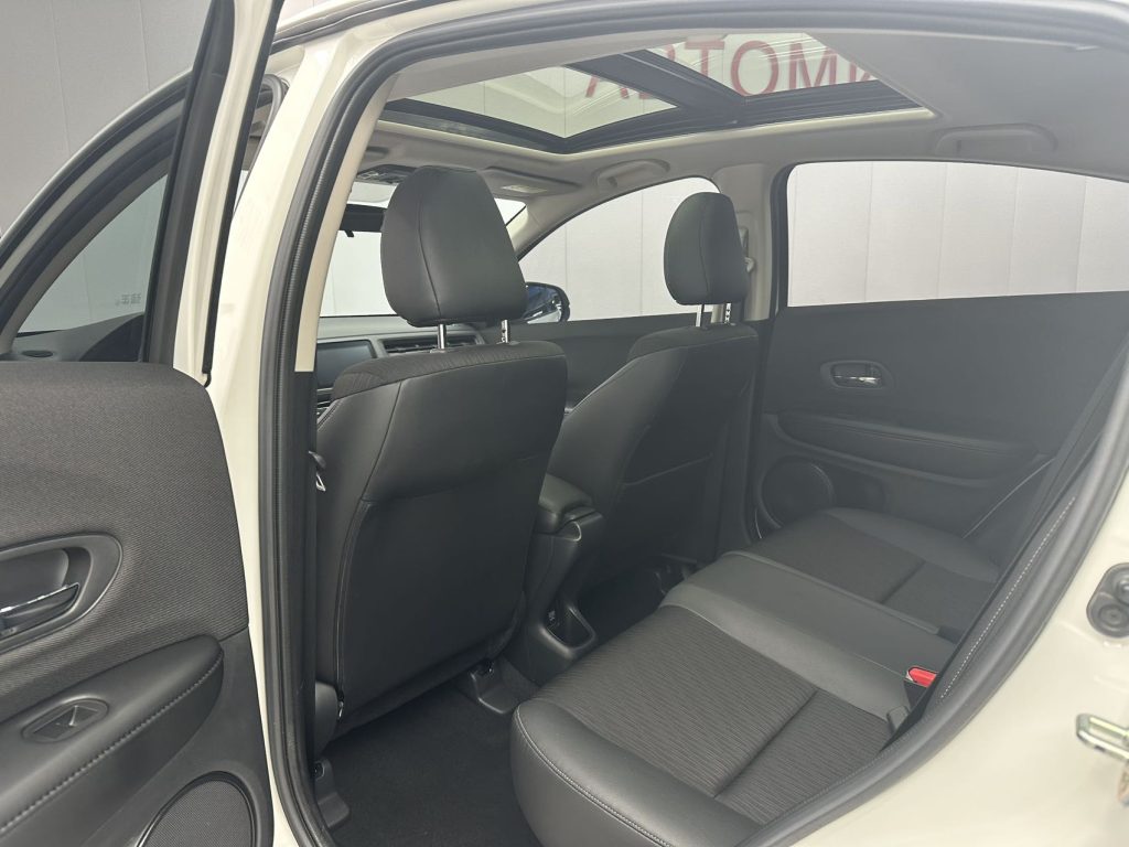 Honda VEZEL 2022 1.5L CVT Phantom Night - Pioneer Edition - Huishida Trading