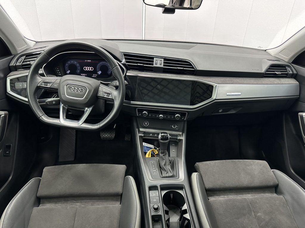 Audi Q3 2022 35 TFSI Fashion Dynamic - Huishida Trading