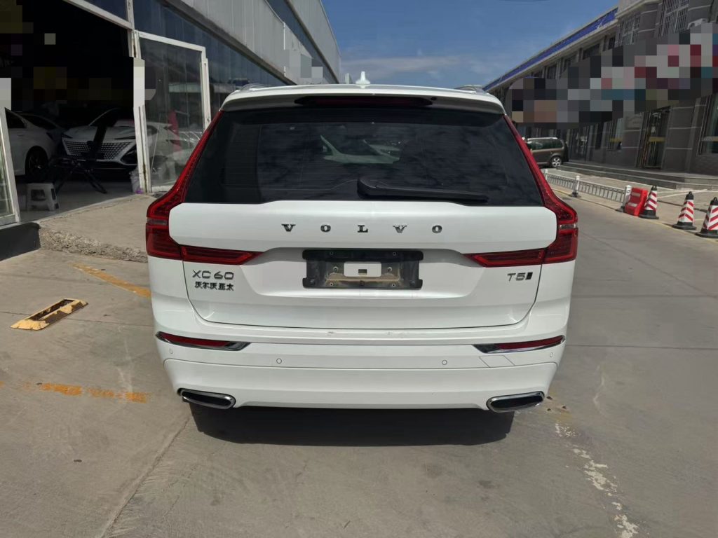 Volvo XC60 2020 T5 4WD Zhiyuan Deluxe Edition - Huishida Trading
