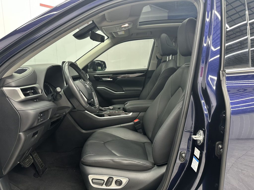 Toyota HIGHLANDER 2022 Twin Engine 2.5L 4WD Premium 7-местный - Huishida Trading