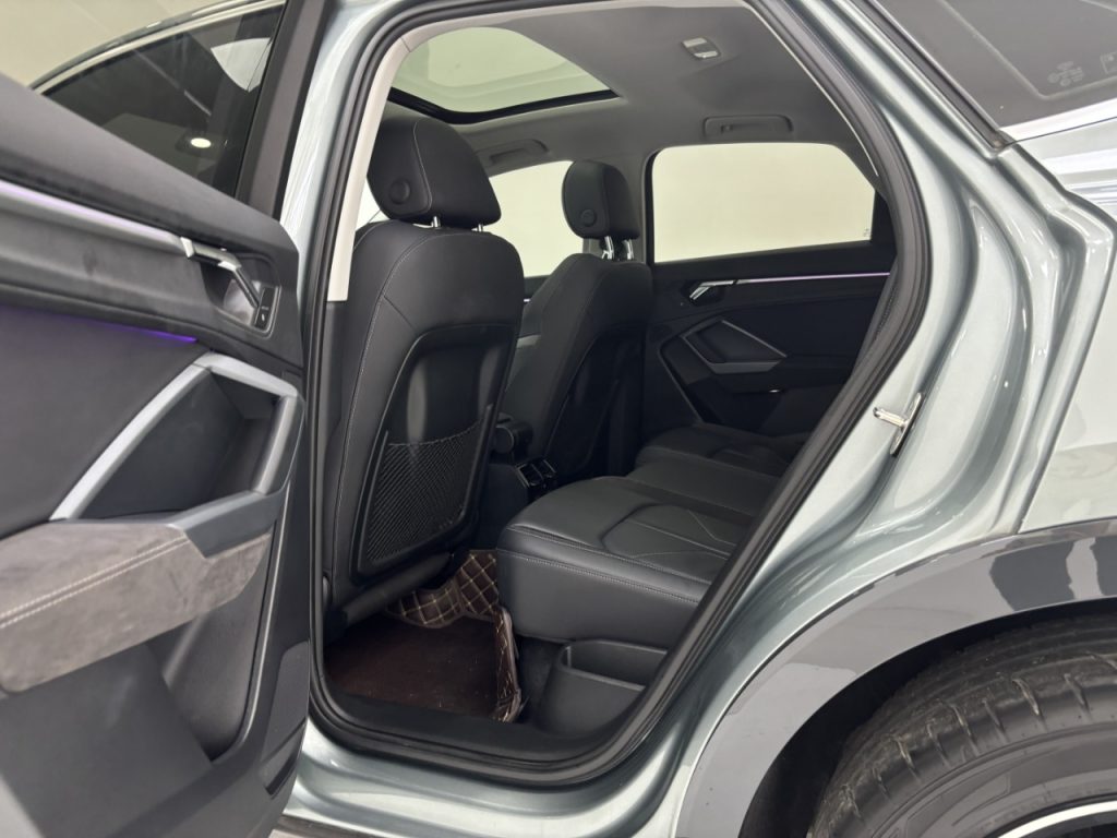 Audi Q3 Sportback 2022 45 TFSI quattro мод - Huishida Trading