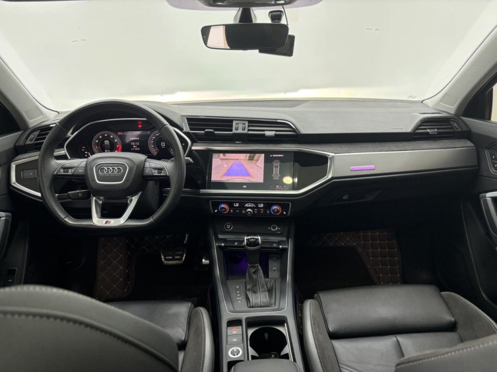 Audi Q3 Sportback 2022 45 TFSI quattro мод - Huishida Trading