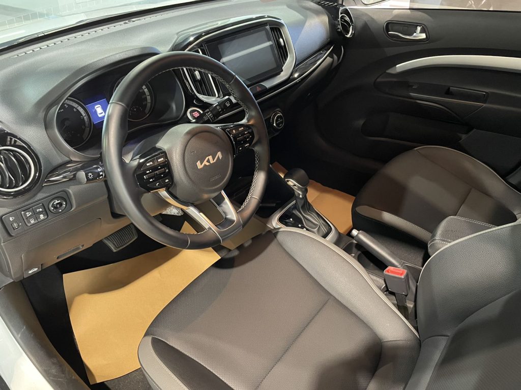KIA Stonic 2021 1.4L CVT Funny Sunroof Модель - Huishida Trading
