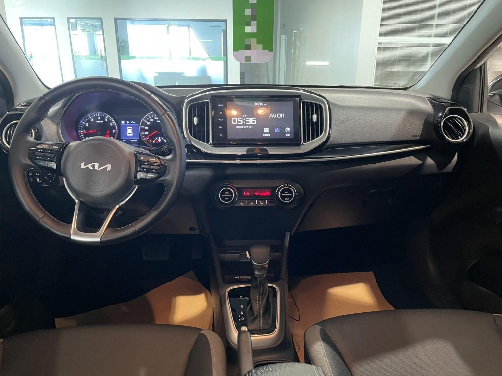 KIA Stonic 2021 1.4L CVT Funny Sunroof Модель - Huishida Trading
