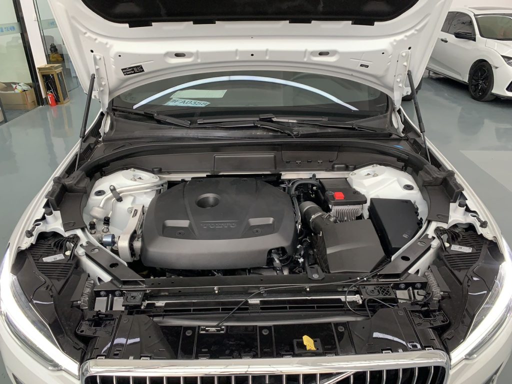 Volvo XC60 2021 T5 4WD Zhiyi Luxury Edition - Huishida Trading
