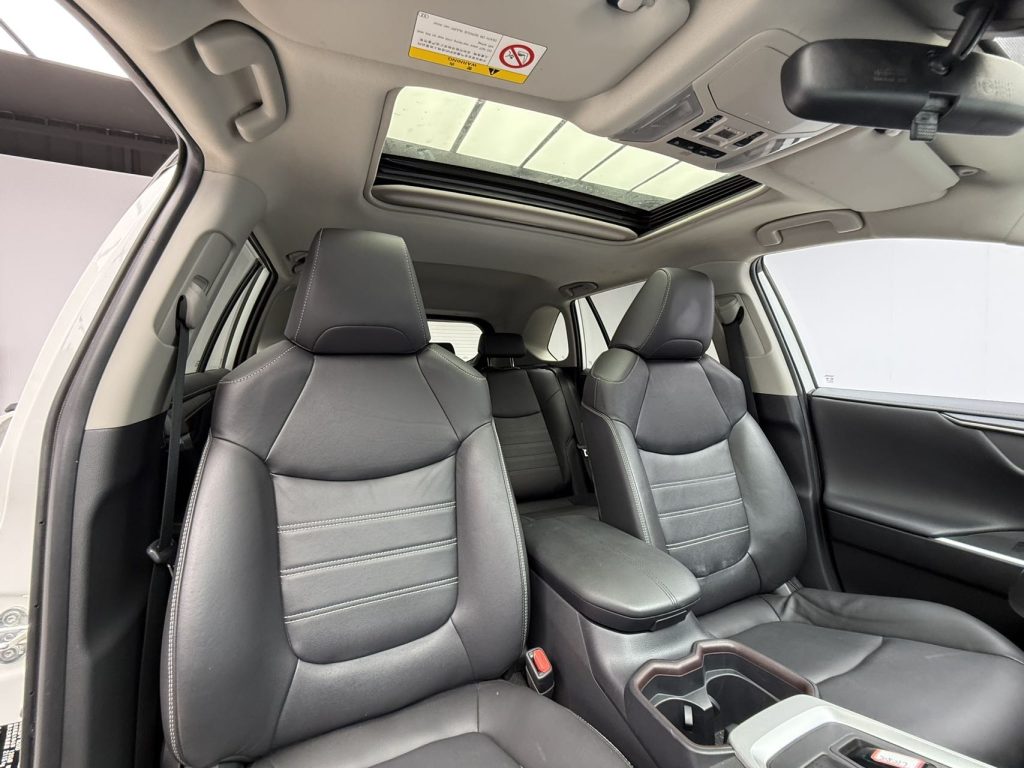 Toyota RAV4 2021 2.0L CVT 2WD Style PLUS Edition - Huishida Trading
