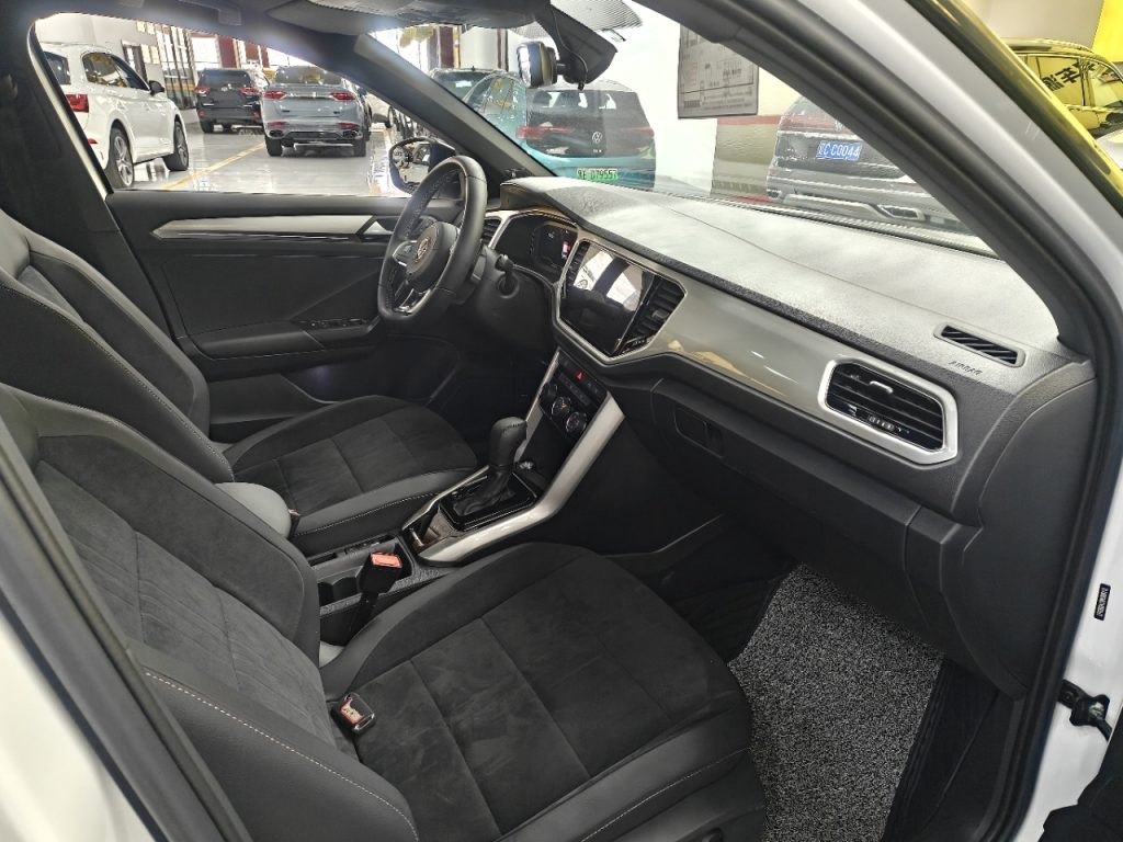 Volkswagen T-ROC 2022 280TSI DSG 2WD R-Line Pro PLUS - Huishida Trading
