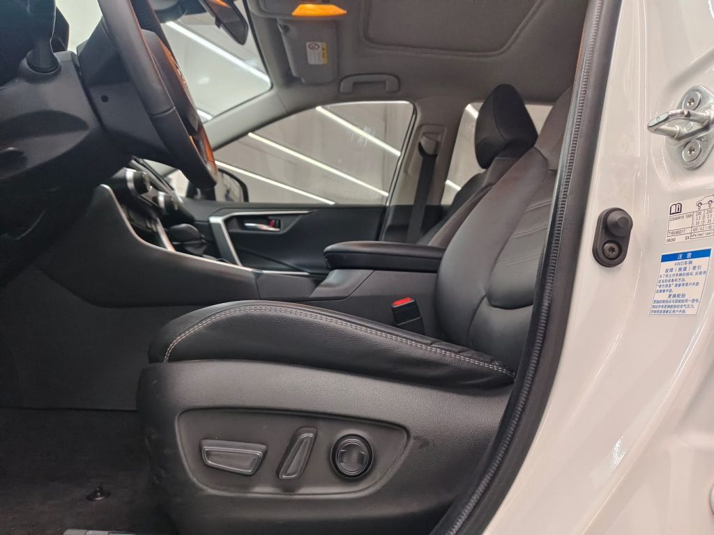 Toyota RAV4 2021 2.0L CVT 4WD Style PLUS Edition - Huishida Trading