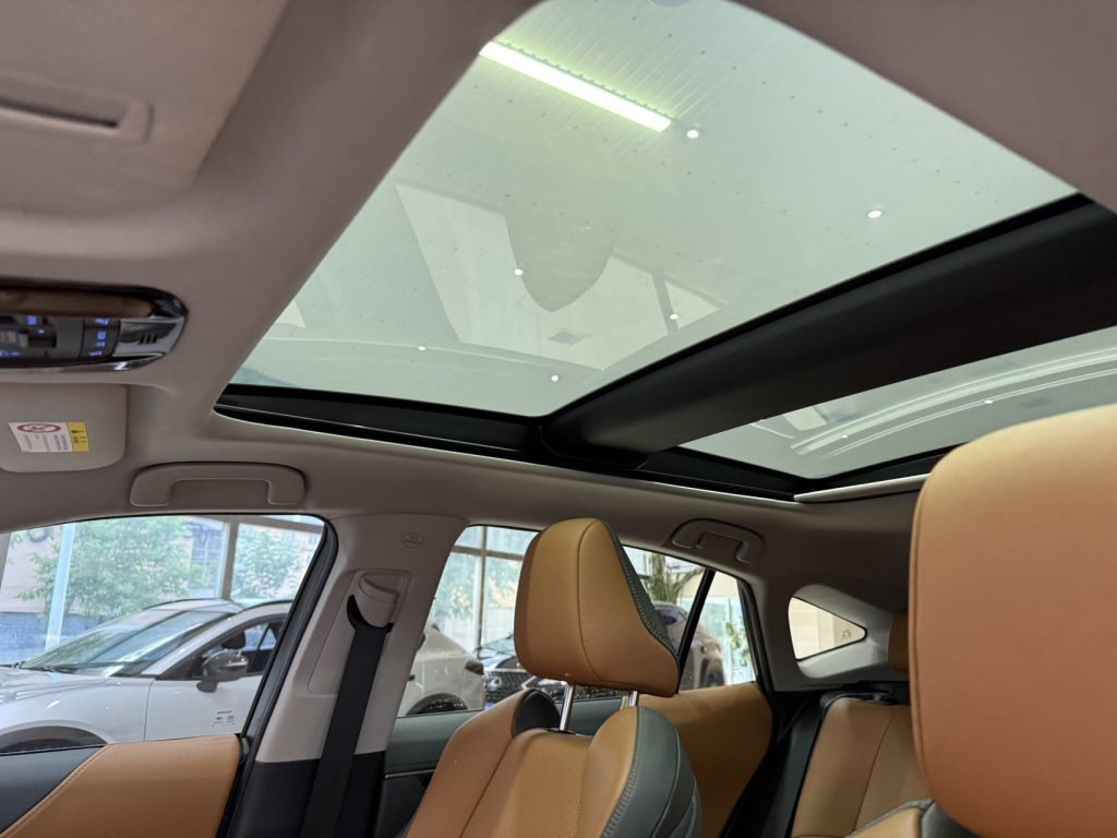 Toyota Venza 2022 2.0L CVT 4WD Supreme Edition - Huishida Trading
