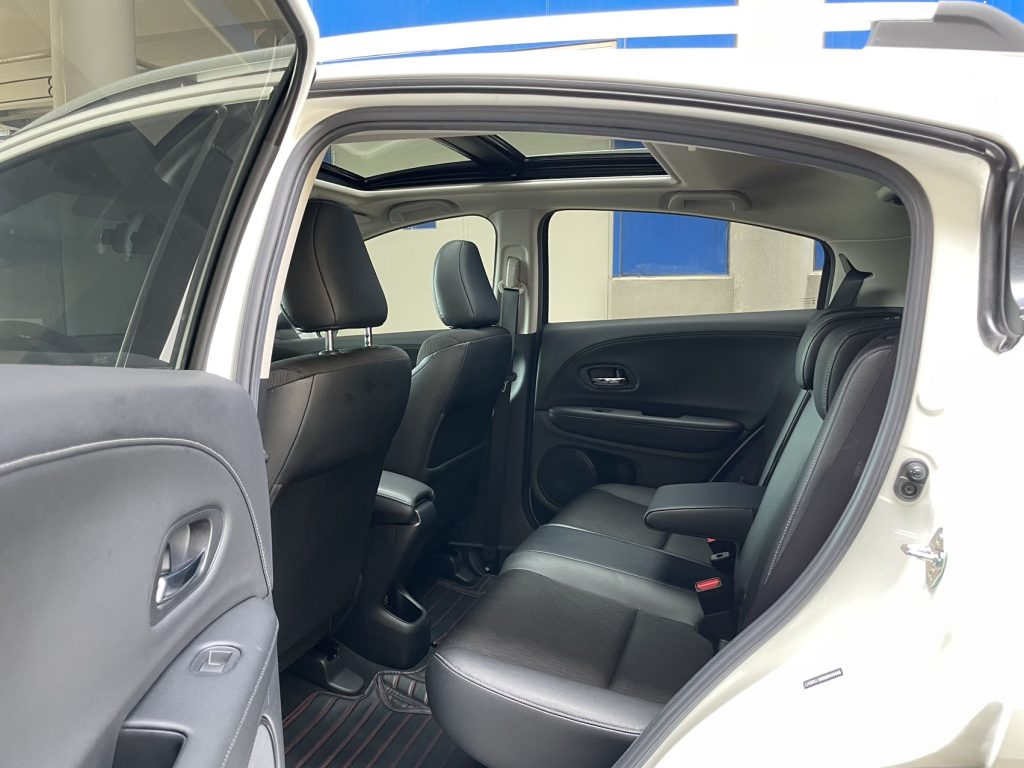 Honda Vezel 2020 1.5L CVT Luxury Edition - Huishida Trading