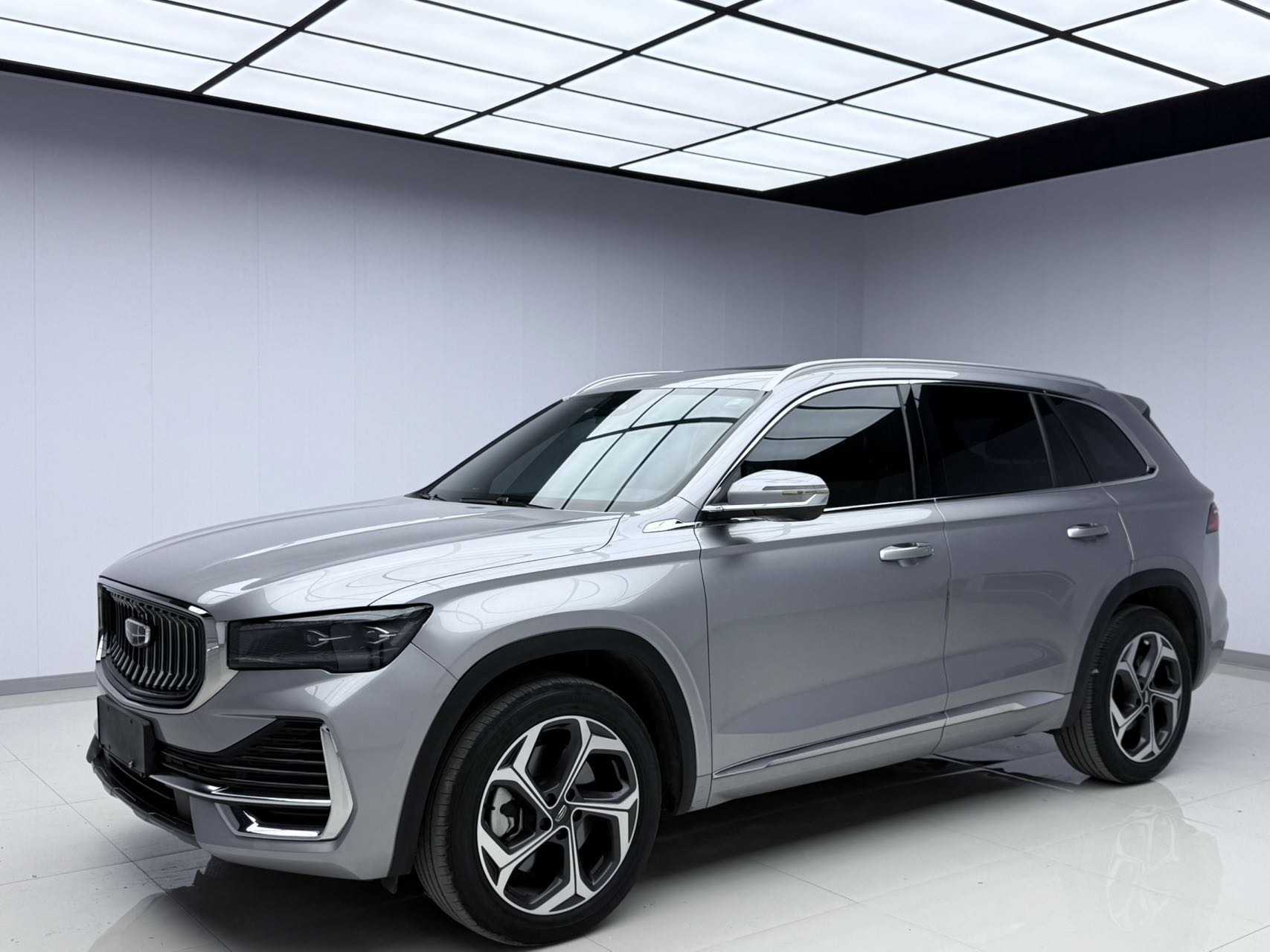 Geely Monjaro 2021 модельного года 2.0TD высокопроизводительный автоматический полный привод, версия «Престиж»