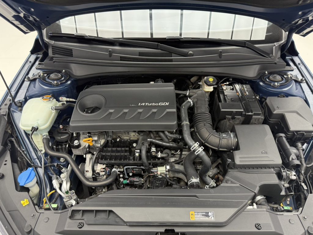 Hyundai Elantra 2021 240TGDi DCT LUX Premium Edition - Huishida Trading