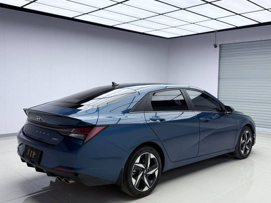 Hyundai Elantra 2021 240TGDi DCT LUX Premium Edition - Huishida Trading