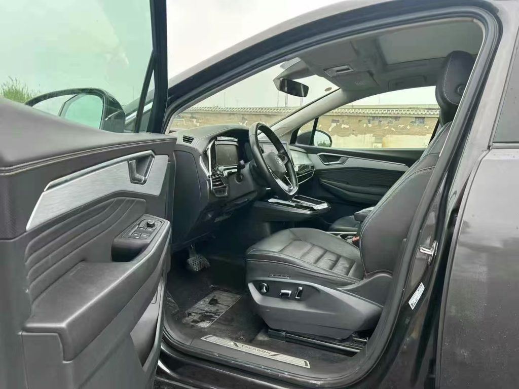 Volkswagen TALAGON 380 4WD Deluxe Goodland Edition Pro Six Seats - Huishida Trading