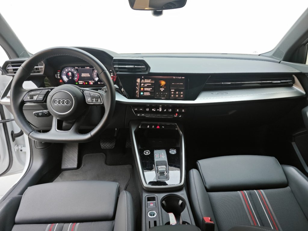 Audi a3 2021 sportback 35 TFSI Fashion Sport - Huishida Trading